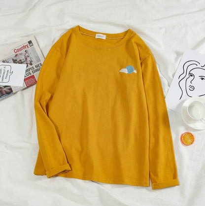 A super - sleeved black cec top for autumn